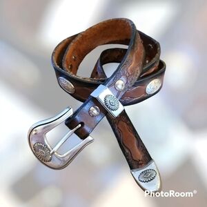 Vtg RED LEATHER 1996 Floral Tooled Basket Weave Concho Leather Belt